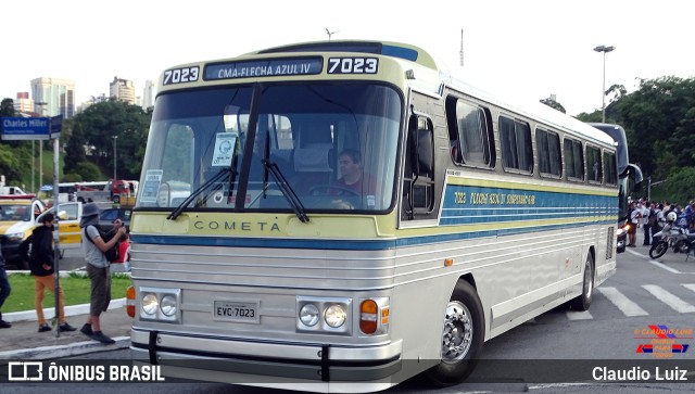 Ônibus Particulares 7023 na cidade de São Paulo, São Paulo, Brasil, por Claudio Luiz. Número da foto: #9584120.