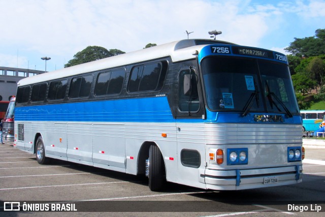 Ônibus Particulares 7256 na cidade de São Paulo, São Paulo, Brasil, por Diego Lip. Número da foto: #9584292.