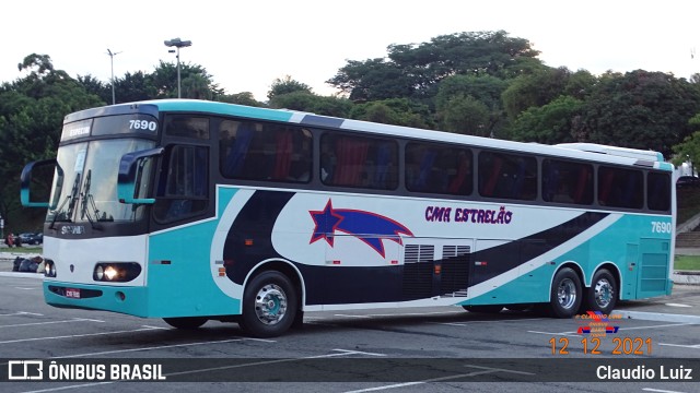 Ônibus Particulares 7690 na cidade de São Paulo, São Paulo, Brasil, por Claudio Luiz. Número da foto: #9586023.