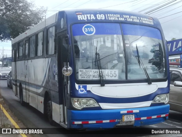 Inversiones La Tapachula 316 na cidade de Hospital, San José, San José, Costa Rica, por Daniel Brenes. Número da foto: #9587207.