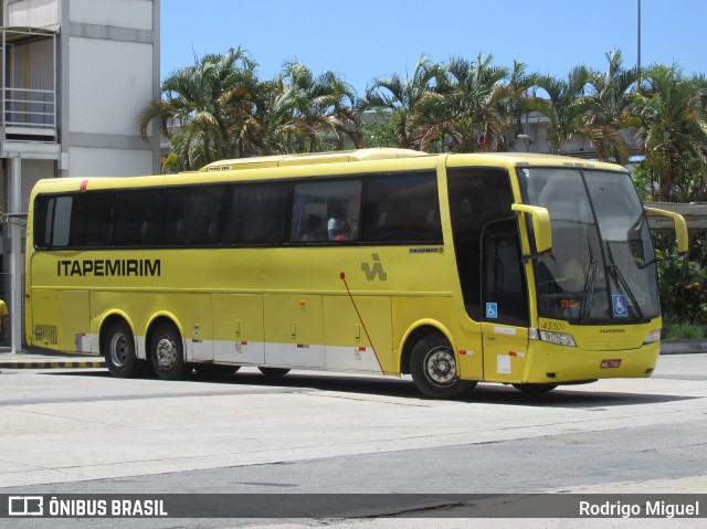 Viação Itapemirim 45501 na cidade de Rio de Janeiro, Rio de Janeiro, Brasil, por Rodrigo Miguel. ID da foto: 9587703.