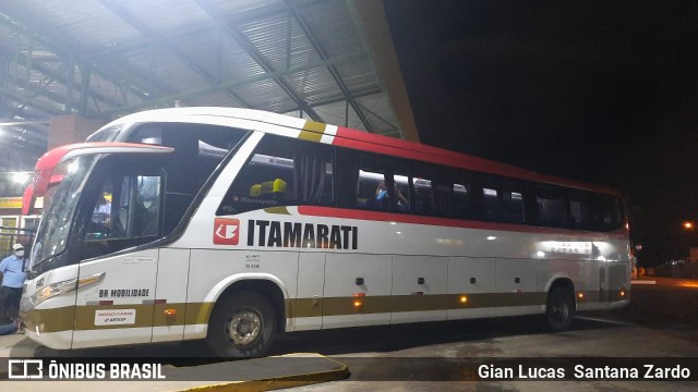 Expresso Itamarati 6482 na cidade de Pontes e Lacerda, Mato Grosso, Brasil, por Gian Lucas  Santana Zardo. Número da foto: #9589094.