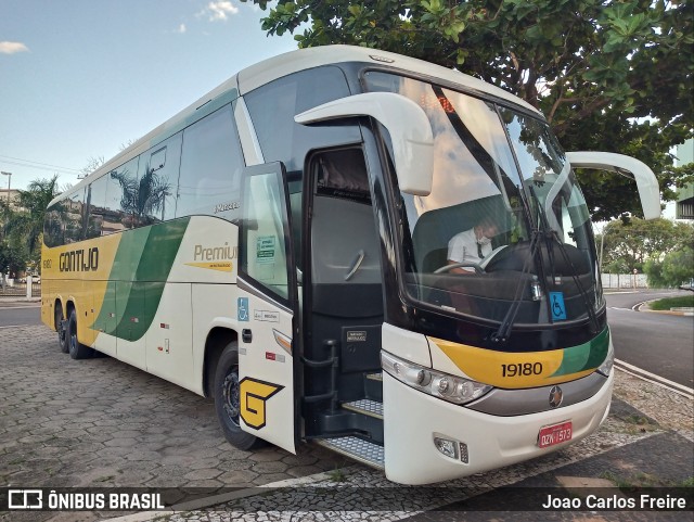 Empresa Gontijo de Transportes 19180 na cidade de Bauru, São Paulo, Brasil, por Joao Carlos Freire. ID da foto: 9591234.