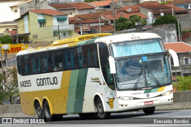 Empresa Gontijo de Transportes 14055 na cidade de Caçapava, São Paulo, Brasil, por Everaldo Bordini. ID da foto: 9590171.