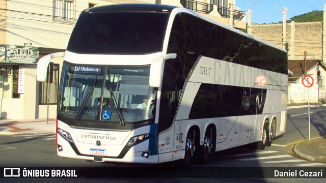 Auto Viação Catarinense 321317 na cidade de Balneário Camboriú, Santa Catarina, Brasil, por Daniel Cezari. ID da foto: 9592037.