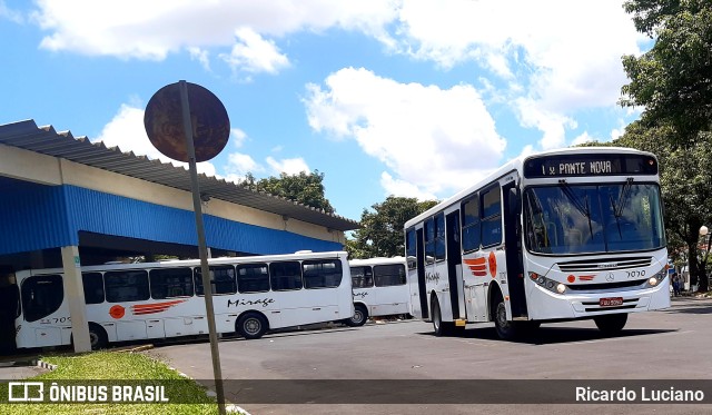 Viação Mirage 7070 na cidade de Itapira, São Paulo, Brasil, por Ricardo Luciano. ID da foto: 9589449.