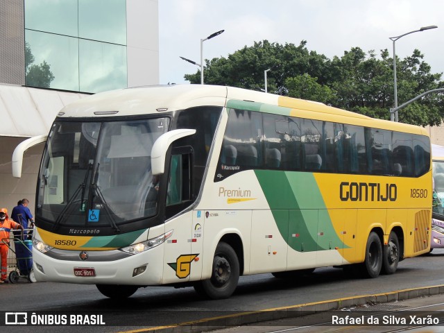 Empresa Gontijo de Transportes 18580 na cidade de Rio de Janeiro, Rio de Janeiro, Brasil, por Rafael da Silva Xarão. ID da foto: 9596265.