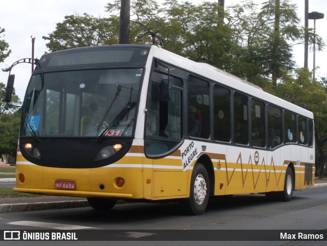 Companhia Carris Porto-Alegrense 0147 na cidade de Porto Alegre, Rio Grande do Sul, Brasil, por Max Ramos. ID da foto: 9596250.