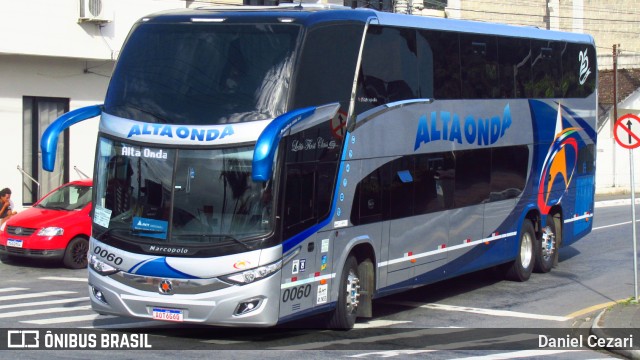 Alta Onda Turismo 0060 na cidade de Balneário Camboriú, Santa Catarina, Brasil, por Daniel Cezari. Número da foto: #9594157.
