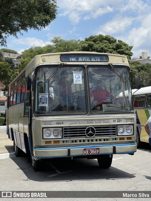 Ônibus Particulares 01 221 na cidade de São Paulo, São Paulo, Brasil, por Marco Silva. Número da foto: #9601029.