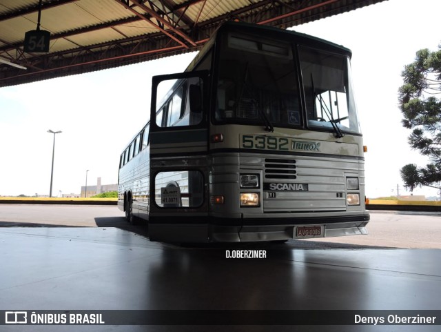 Viação Garcia 5392 na cidade de Londrina, Paraná, Brasil, por Denys Oberziner. Número da foto: #9603066.