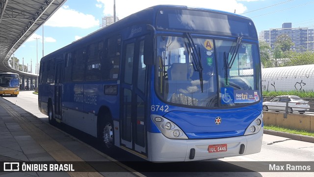 SOPAL - Sociedade de Ônibus Porto-Alegrense Ltda. 6742 na cidade de Porto Alegre, Rio Grande do Sul, Brasil, por Max Ramos. ID da foto: 9605119.