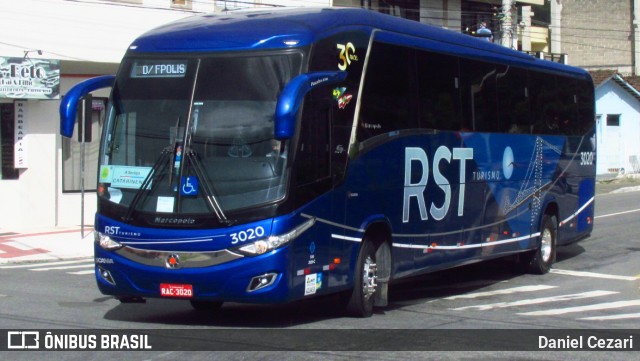 RST Turismo 3020 na cidade de Balneário Camboriú, Santa Catarina, Brasil, por Daniel Cezari. ID da foto: 9606095.