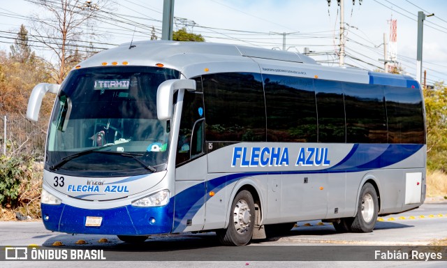 Flecha Azul 33 na cidade de Querétaro, Querétaro, México, por Fabián Reyes. Número da foto: #9607071.