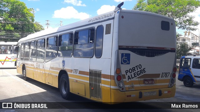 Companhia Carris Porto-Alegrense 0767 na cidade de Porto Alegre, Rio Grande do Sul, Brasil, por Max Ramos. Número da foto: #9605099.