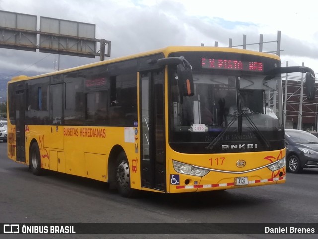 Busetas Heredianas 117 na cidade de Merced, San José, San José, Costa Rica, por Daniel Brenes. Número da foto: #9611509.