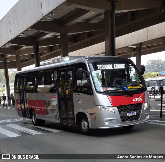 Pêssego Transportes 4 7166 na cidade de São Paulo, São Paulo, Brasil, por Andre Santos de Moraes. Número da foto: #9525685.