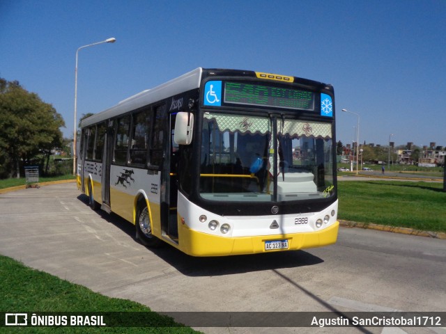 Autobuses Buenos Aires 2368 na cidade de La Tablada, La Matanza, Buenos Aires, Argentina, por Agustin SanCristobal1712. ID da foto: 9526849.