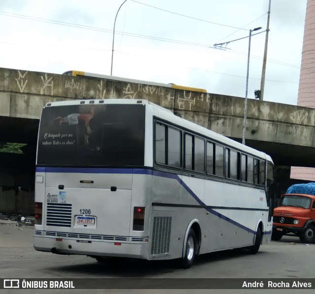 Ônibus Particulares 1206 na cidade de São Paulo, São Paulo, Brasil, por André  Rocha Alves. Número da foto: #9530511.