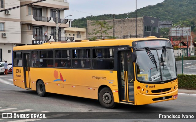 Viação Praiana 2303 na cidade de Balneário Camboriú, Santa Catarina, Brasil, por Francisco Ivano. Número da foto: #9536896.