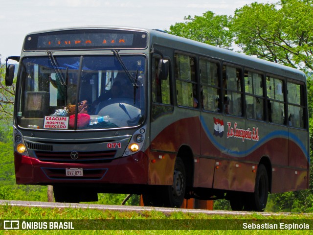 Empresa de Transporte La Caacupeña S.A. 071 na cidade de Caacupé, Cordillera, Paraguai, por Sebastian Espinola. Número da foto: #8614868.