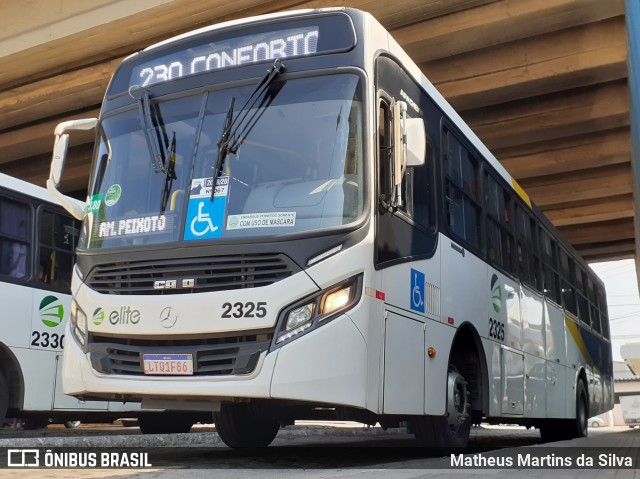 Viação Elite 2325 na cidade de Volta Redonda, Rio de Janeiro, Brasil, por Matheus Martins da Silva. ID da foto: 8643290.