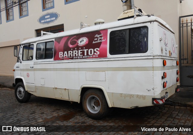 Ônibus Particulares 2338 na cidade de Entre Rios de Minas, Minas Gerais, Brasil, por Vicente de Paulo Alves. ID da foto: 8644262.