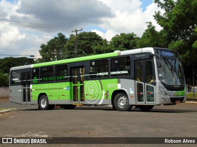 Viação Garcia 8893 na cidade de Paranavaí, Paraná, Brasil, por Robson Alves. ID da foto: 8645053.