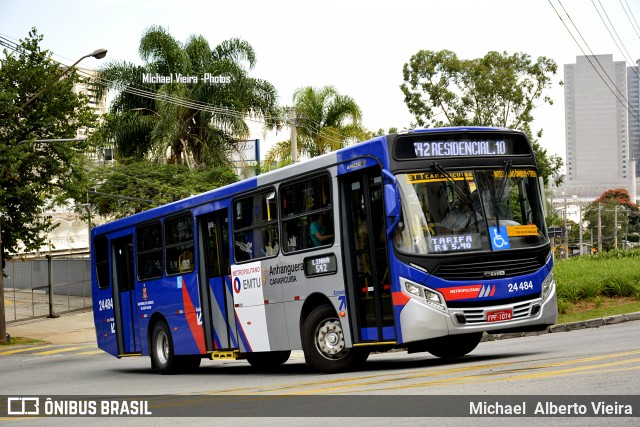 Empresa de Transportes e Turismo Carapicuiba 24.484 na cidade de Barueri, São Paulo, Brasil, por Michael  Alberto Vieira. Número da foto: #8643801.