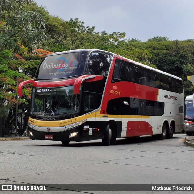 Real Expresso 11707 na cidade de São Paulo, São Paulo, Brasil, por Matheus Friedrich. Número da foto: #8647253.