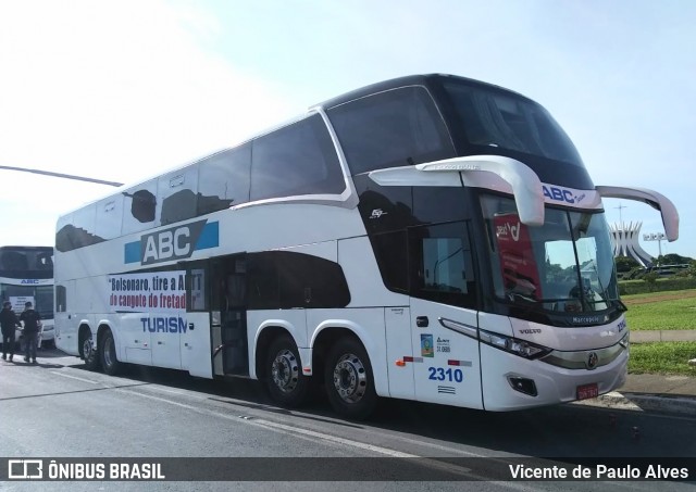 ABC Turismo 2310 na cidade de Brasília, Distrito Federal, Brasil, por Vicente de Paulo Alves. Número da foto: #8649850.