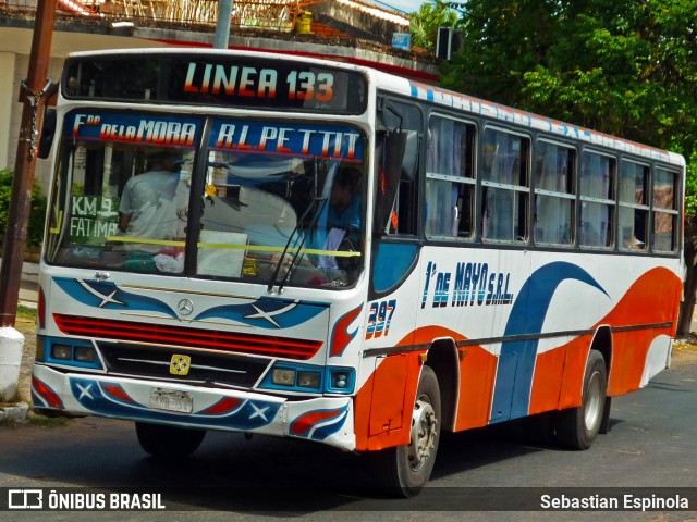 Empresa de Transporte 1º de Mayo S.R.L. - Línea 133 397 na cidade de Asunción, Paraguai, por Sebastian Espinola. Número da foto: #8651344.