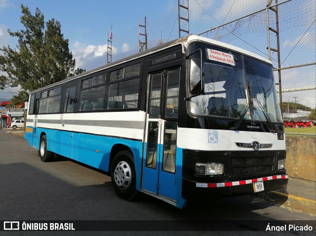 Autobuses sin identificación - Costa Rica daewoo na cidade de Cartago, Costa Rica, por Ángel Picado. ID da foto: 8654741.