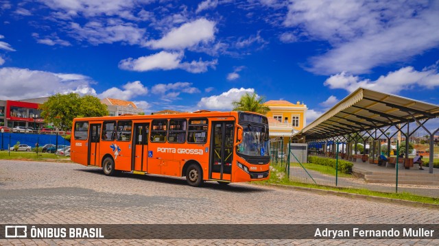 VCG - Viação Campos Gerais 1555 na cidade de Ponta Grossa, Paraná, Brasil, por Adryan Fernando Muller. ID da foto: 8657035.