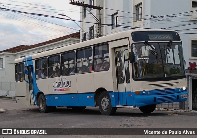 Fogos Caruaru 4780 na cidade de Santo Antônio do Monte, Minas Gerais, Brasil, por Vicente de Paulo Alves. ID da foto: 8657453.