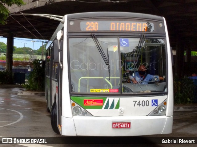 Metra - Sistema Metropolitano de Transporte 7400 na cidade de São Paulo, São Paulo, Brasil, por Gabriel Rievert. Número da foto: #8657211.