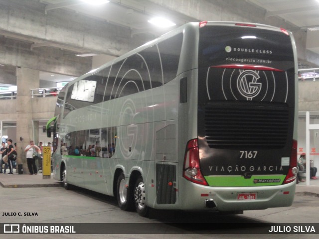 Viação Garcia 7167 na cidade de Curitiba, Paraná, Brasil, por JULIO SILVA. Número da foto: #8659097.