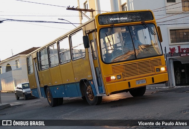 Ônibus Particulares 0517 na cidade de Santo Antônio do Monte, Minas Gerais, Brasil, por Vicente de Paulo Alves. ID da foto: 8660826.