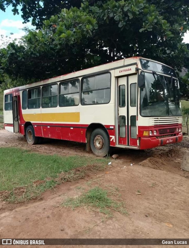 Escolares 7019 na cidade de Ataléia, Minas Gerais, Brasil, por Gean Lucas. Número da foto: #8666490.