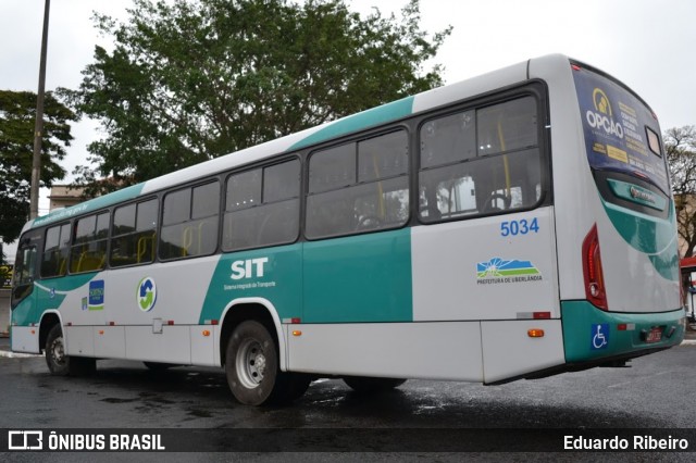 Viação Sorriso de Minas 5034 na cidade de Uberlândia, Minas Gerais, Brasil, por Eduardo Ribeiro. ID da foto: 8670446.