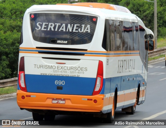 Viação Sertaneja 690 na cidade de Contagem, Minas Gerais, Brasil, por Adão Raimundo Marcelino. Número da foto: #8671517.
