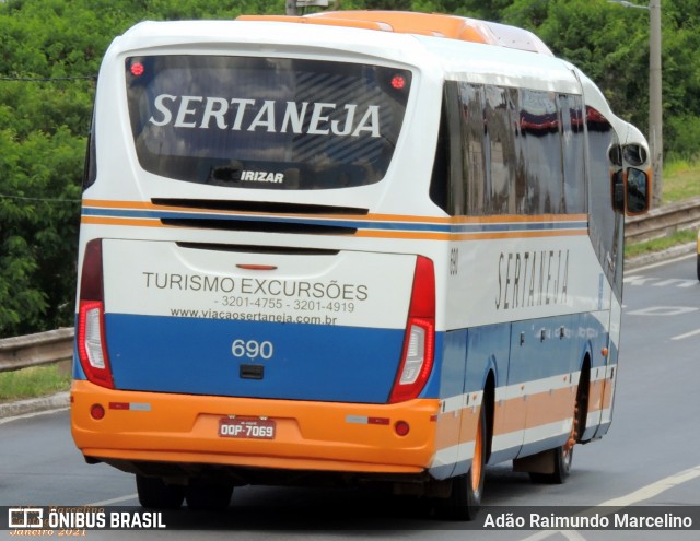 Viação Sertaneja 690 na cidade de Contagem, Minas Gerais, Brasil, por Adão Raimundo Marcelino. ID da foto: 8671517.