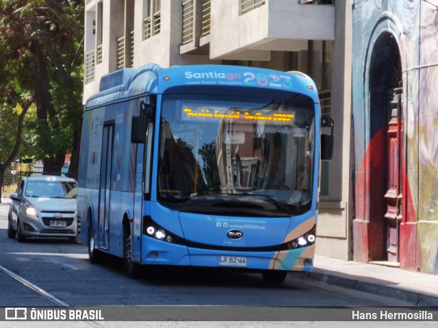 Metbus  na cidade de Santiago, Santiago, Metropolitana de Santiago, Chile, por Hans Hermosilla. ID da foto: 8671738.