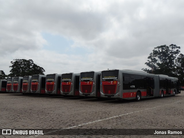 Express Transportes Urbanos Ltda 4 8798 na cidade de São Paulo, São Paulo, Brasil, por Jonas Ramos. ID da foto: 8673337.