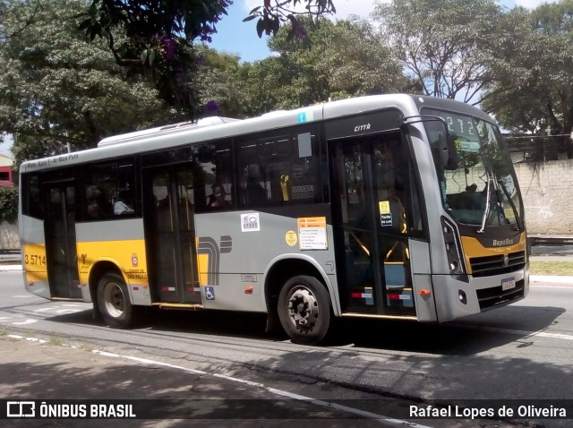 Upbus Qualidade em Transportes 3 5714 na cidade de São Paulo, São Paulo, Brasil, por Rafael Lopes de Oliveira. Número da foto: #8673689.