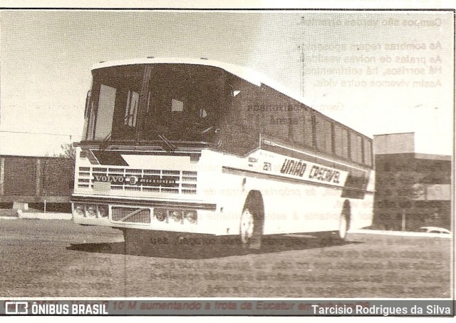 Eucatur - Empresa União Cascavel de Transportes e Turismo 2571 na cidade de Cascavel, Paraná, Brasil, por Tarcisio Rodrigues da Silva. ID da foto: 8675094.