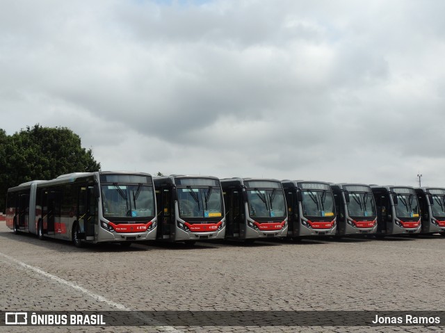 Express Transportes Urbanos Ltda 4 8798 na cidade de São Paulo, São Paulo, Brasil, por Jonas Ramos. ID da foto: 8673355.