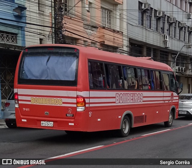 Corpo de Bombeiros TP-011 na cidade de Vitória, Espírito Santo, Brasil, por Sergio Corrêa. Número da foto: #8673556.