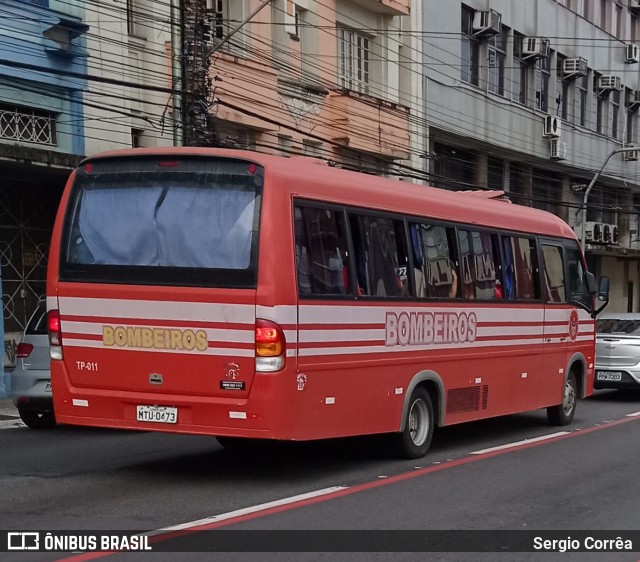 Corpo de Bombeiros TP-011 na cidade de Vitória, Espírito Santo, Brasil, por Sergio Corrêa. ID da foto: 8673556.