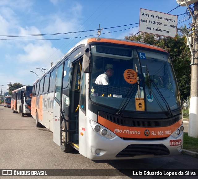 Transturismo Rio Minho RJ 166.082 na cidade de Niterói, Rio de Janeiro, Brasil, por Luiz Eduardo Lopes da Silva. Número da foto: #8679393.